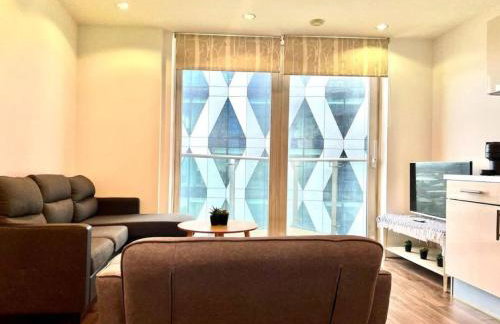 Modern High-Rise Flat in Media City! 2 Beds, 2 Baths - Foto 26