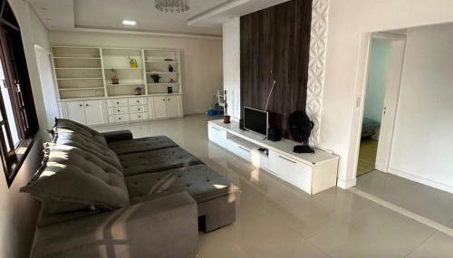 Casa Ampla em Blumenau 5 min Vila Germânica - Foto 1