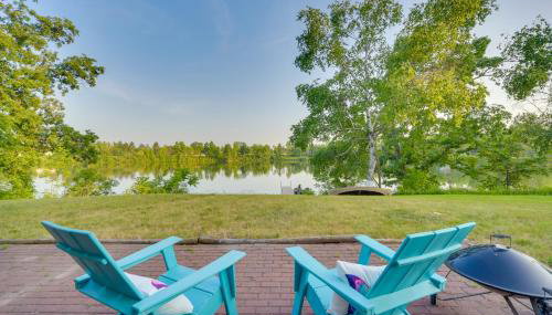 Lakefront Birchwood House with Deck and Fire Pit! - Foto 2