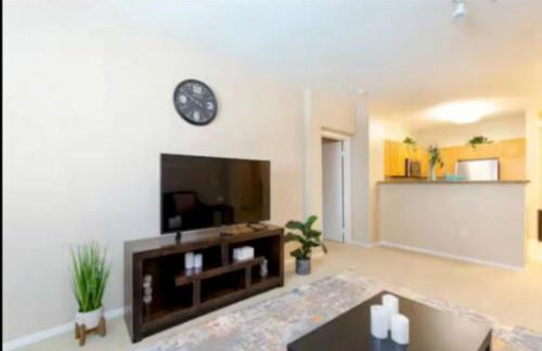 Spacious 2 Bedroom Apartment Near Disneyland and Anaheim Convention Center - Photo 20