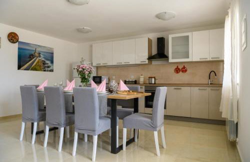 House Angela with private pool, private parking, wi-fi and fully fenced garden - WiiBuk - Foto 37