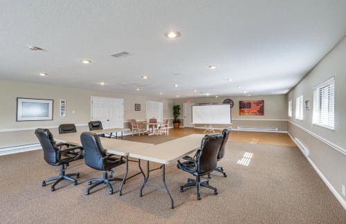 Lakefront Osage Beach Abode w/ Grill & Pool Access - Foto 21