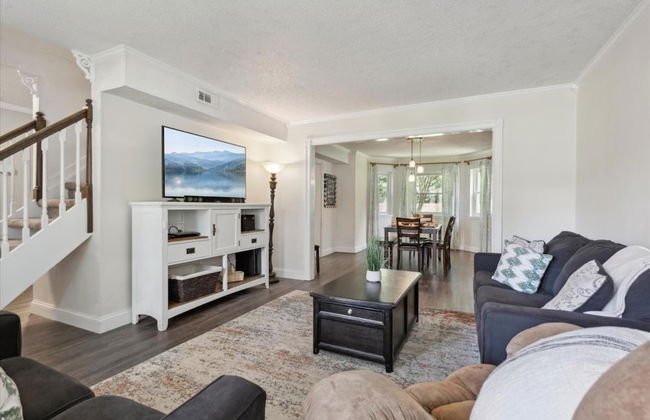 Enchanted Forest - 4 2 30 day pet Friendly - Photo 10