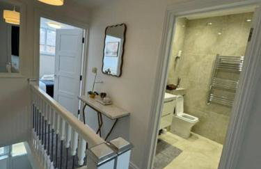 Stylish London Stay 2-Bedroom Duplex Sleeps 6 - Foto 42