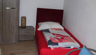 Pension Gladbeck - Ihre Pension im Ruhrgebiet - Foto 3, wardrobe