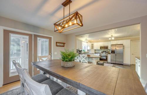 Spacious Eagle Lake Home with Fireplace and Deck - Foto 8