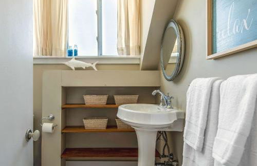 Stay at East Gloucester - Photo 16