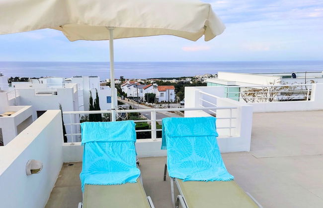 Penthouse Apartment With Stunning Sea and Mountain Views - Photo 18