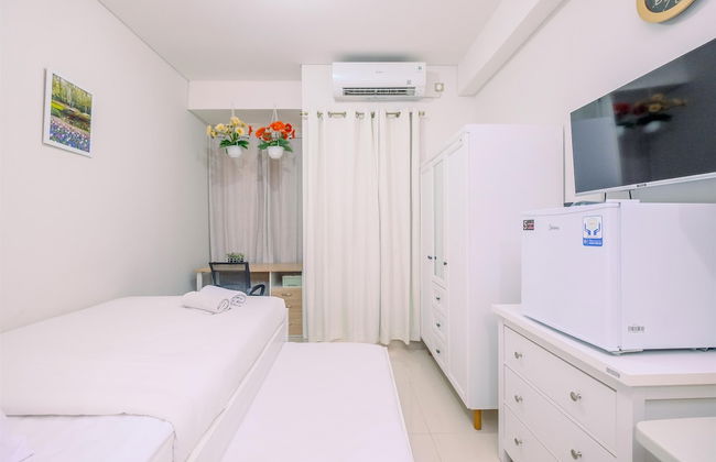 Minimalist And Cozy Studio (No Kitchen) Transpark Cibubur Apartment - Photo 6