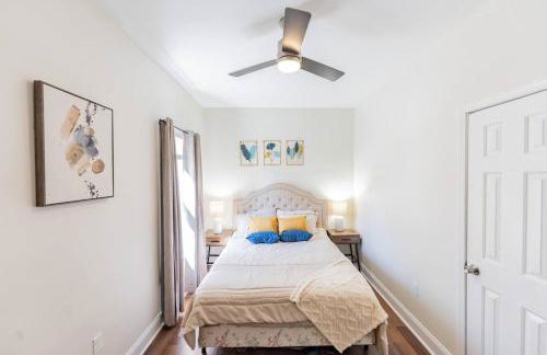 Modern 5BR with Full Kitchen, Game Room, Fenced Yard and BBQ Grill - Foto 20