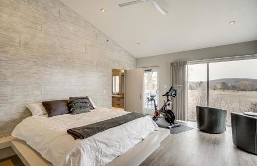 Road America Retreat Modern Villa with Garage! - Foto 11