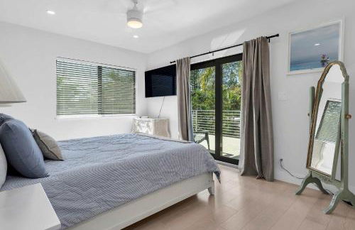 Art Deco Apt w Pool One Mile to Beach Pets Welcome - Foto 14