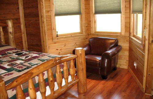Rustic Log Cabin For a Group Getaway near Lake Cumberland in Kentucky - Foto 20