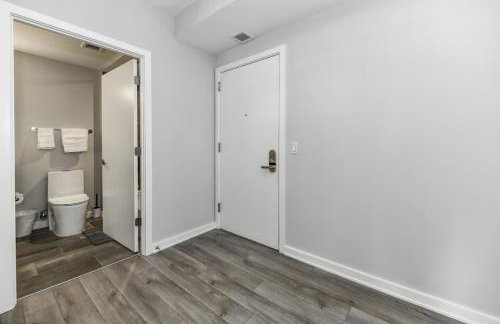 2BR Urban Retreat Gym Parkng and Scenic Rooftop - Foto 9