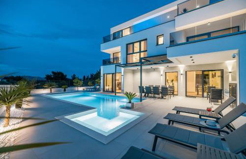 Villa Levant - Foto 1