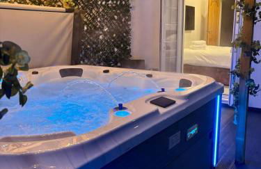 Lethbridge Villa 49 3-bedroom Apartment with private HOT TUB,Fibre WiFi, free parking, sleeps 6 - Foto 1