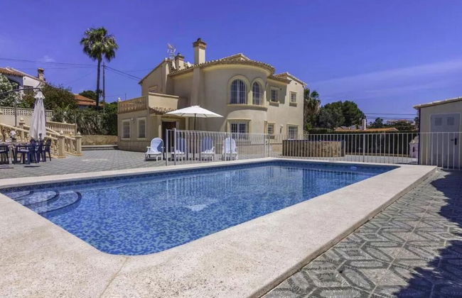 Charming Holiday Home in Calpe With Barbeque - Photo 36