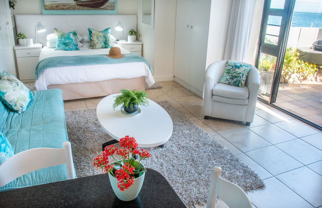 185 on Beach Boutique Suites and Apartments - Photo 11