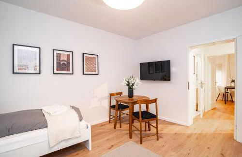 Nauen Stay for 4 Guests - Parking included - Foto 26