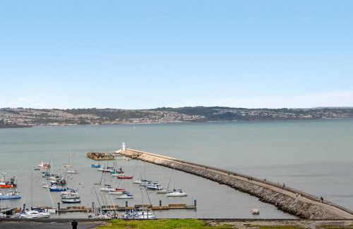 Seaside Rendezvous - Sleeps 7, Sea Views & Parking - Foto 36