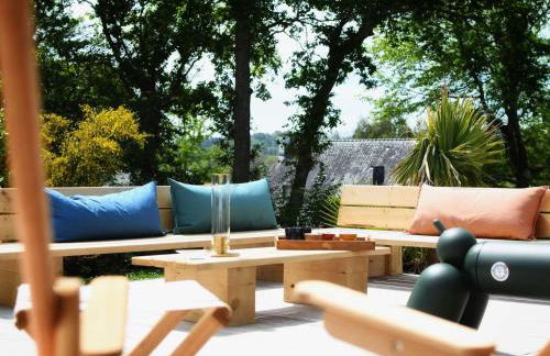 Superbe maison rénovée, 250m de l'océan, 12 pers, terrasse, jardin, proche plage Kerleven et golf - FR-1-481-164 - Foto 3