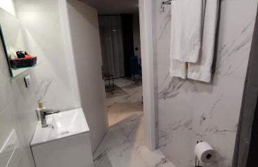 Somewhere Between Apartments - Foto 8