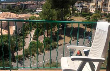 Appartement à Cap Estérel Agay- Village Pierre et Vacances Quartier Belvédère Piscines et parking inclus - Foto 9