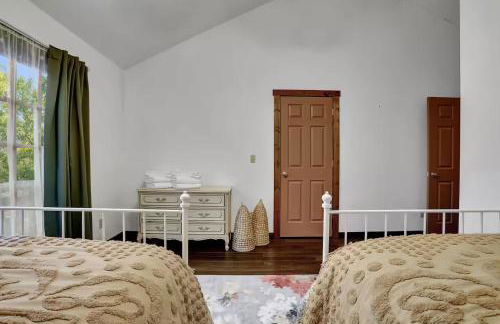 5 Bedroom Suites Hot Tub Jacuzzi Tub & Game Room - Photo 35