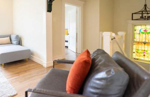 Magnolia on the Park Spacious 4BR ABODEbucks - Photo 8