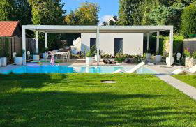 Luxurious large home with Pool, Garden, Koi Pond only 12 min to Octoberfest - Foto 2