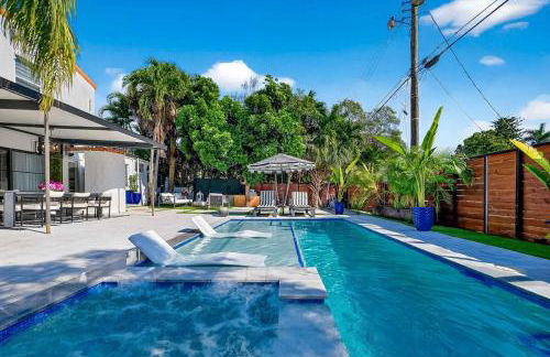 Villa 800 - 3 BEDROOM - 3 AND A HALF BATHROOMS -6 BEDS- Spa like Retreat Saline Pool & Jacuzzi - Foto 57