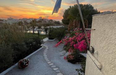Villa Loretta with pool, jacuzzi and garden - Photo 17