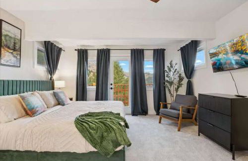 15 min to Boulder Rope Course Hot Tub & Views - Photo 10