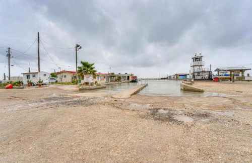 Walk to Boat Ramp Newly Remodeled Seadrift Home! - Foto 31