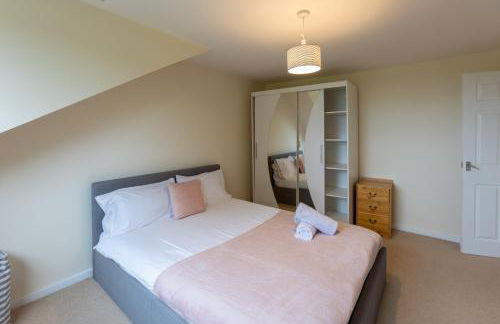 Grand 5BR Home in Market Harborough with Parking - Foto 20