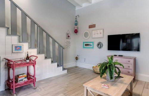 Flamingo Loft - Charming Oceanfront Loft - Multiple Decks - Private Beach Access - Foto 6