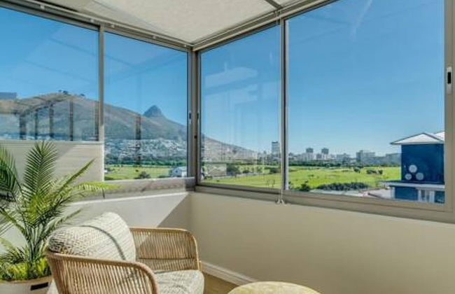 Exquisite Mouille Point Apt by Golf Course Serene Suite - Photo 25