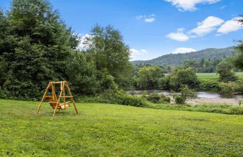 Modern Tiny House with hot tub & river near Stowe - Foto 28