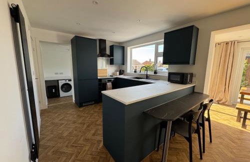 Modern & Spacious Home in Exeter - Smart TV & Xbox - Foto 11