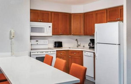 Family fun in Palm Springs in this resort 2BD condo with resort amenities including kids pool - Foto 15