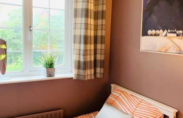 The Lake House, Woking - Photo 41