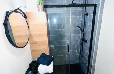 Joli studio une pièce entièrement rénové et équipé classé 2 étoiles - Foto 14