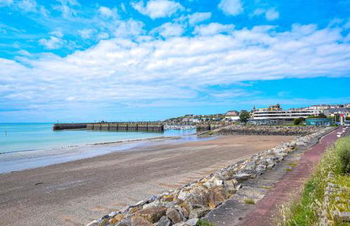 Awesome Home In Bacilly With Wifi - Foto 25