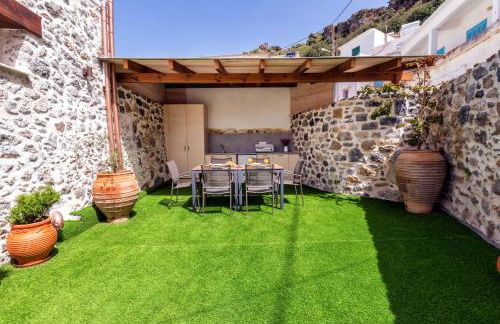 Mirthia Apartments - Photo 6