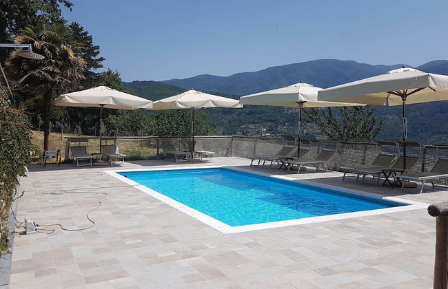 Agriturismo Poggio di Montepescoli - L'aia - Foto 1