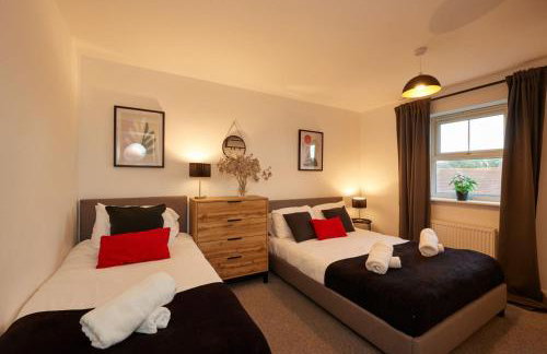 Spacious Home For Contractors,Families,Groups, Sleeps 10, Free Parking - Foto 3