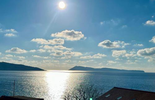 Newly Refurbished Komiza Haven - Photo 2