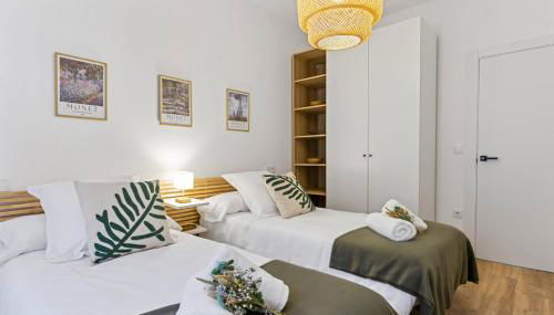 Monet, apartamento con terraza, cuna y trona - Foto 3