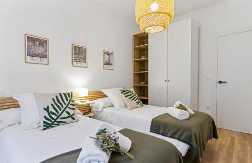 Monet, apartamento con terraza, cuna y trona - Foto 3