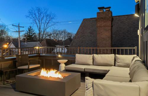 Rooftop Patio, Hot Tub and Games City Escape - Foto 51